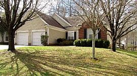 3 Br Ranch W/formal Dining, Fenced Yard in Charlotte, NC