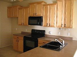 3 Bedroom 2.5 Bath Single Family Home in Mesa, AZ (Photo 2 of 5)