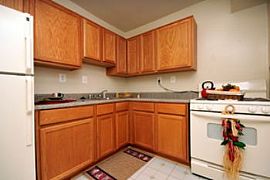 Close to Metrorail, Spacious Rooms! in Alexandria, VA (Photo 2 of 5)