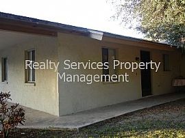 Duplex Rental Home in Fort Myers in Fort Myers, FL (Photo 2 of 5)