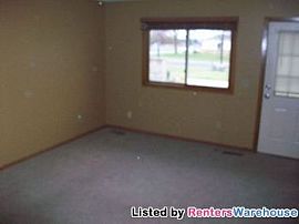 Very Clean 2bd/1.5ba Townhouse! in Coon Rapids, MN (Photo 4 of 5)
