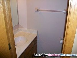 Very Clean 2bd/1.5ba Townhouse! in Coon Rapids, MN (Photo 5 of 5)