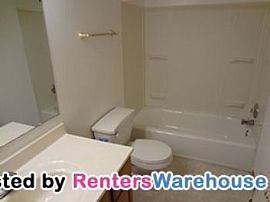 Cozy Duplex in Ne Minneapolis in Minneapolis, MN (Photo 3 of 3)