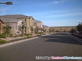 Lovely 3bd Home! Great Location - Availa in Phoenix, AZ