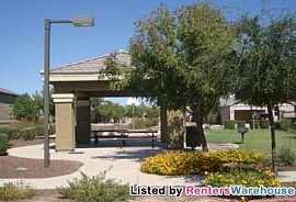 Lovely 3bd Home! Great Location - Availa in Phoenix, AZ (Photo 5 of 5)