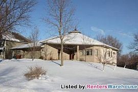 Gorgeous Lower Level Living in Luxury Ho in Andover, MN