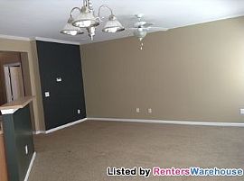 Stunning 2 Bedroom Townhome in Heart Of in Kennesaw, GA (Photo 4 of 5)