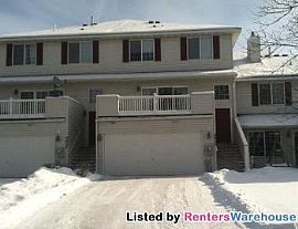 Oakdale Townhome! in Landfall Village, MN