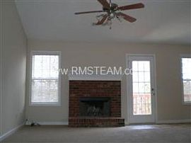 Like New 4-5 Br, New Carpet/paint, Cul-D in Winder, GA (Photo 2 of 5)