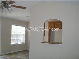 Like New 4-5 Br, New Carpet/paint, Cul-D in Winder, GA (Photo 3 of 5)