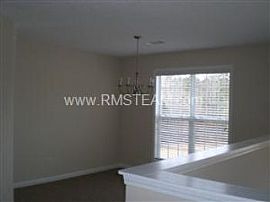 Like New 4-5 Br, New Carpet/paint, Cul-D in Winder, GA (Photo 4 of 5)