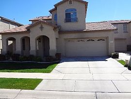 4 Bed / 3 Bath in Mesa! Gated Community in Mesa, AZ