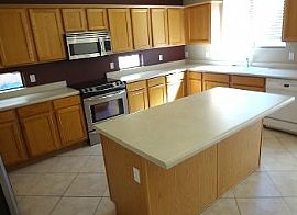 4 Bed / 3 Bath in Mesa! Gated Community in Mesa, AZ (Photo 3 of 5)