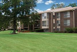 Spacious Rooms and Walk-In Closets! in Gaithersburg, MD