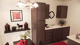 2 Bd/1 Bath Great Location Just Minutes in Phoenix, AZ (Photo 4 of 5)