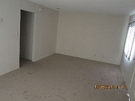 2+1 Large Unit with Parking in Tujunga, CA (Photo 5 of 5)