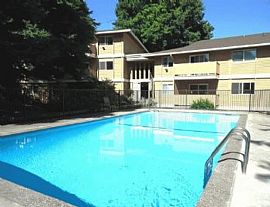 2 Bd/1 Bath Ask About Our Fully Renovate in Lake Grove, OR (Photo 5 of 5)