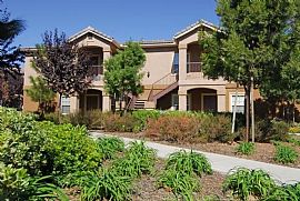 2 Bd/2 Bath Resort Style Swimming Pool A in San Diego, CA (Photo 2 of 5)