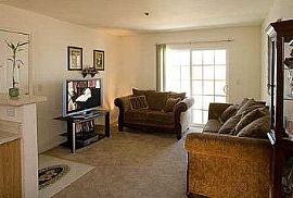 Playground, On-Site Laundry, and Pool! in Huron, CA (Photo 4 of 5)