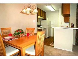 2 Bd/2 Bath Free Rent! Plus a Free Mov in Houston, TX (Photo 2 of 5)