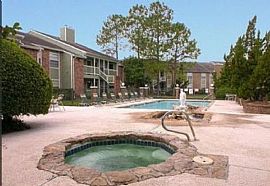 2 Bd/2 Bath Free Rent! Plus a Free Mov in Houston, TX (Photo 4 of 5)