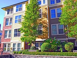 1 Bd/1 Bath 1bed/1bath in Bellevue,Pets in Beaux Arts, WA (Photo 4 of 5)