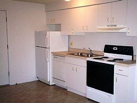 2 Bd/1 Bath Great Location in Spokane, D in Manito, WA (Photo 3 of 5)