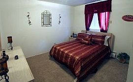 2 Bd/1 Bath Spacious Living Areas! in Denver, CO (Photo 4 of 5)