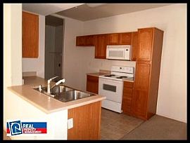 2 Br/ 2 Ba Condo in Gated Complex in Murrieta, CA (Photo 2 of 5)