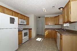 3 Br W/loft and Great Master Suite in Mapl in Charlotte, NC (Photo 4 of 5)