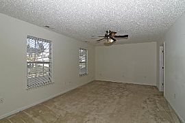 3 Br W/loft and Great Master Suite in Mapl in Charlotte, NC (Photo 5 of 5)