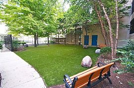 2 Bd/2 Bath Chestnut Tower Luxury - Gour in Chicago, IL (Photo 3 of 5)