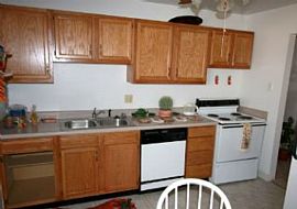 2 Bd/1 Bath Minutes From Colorado Mills in Denver, CO (Photo 2 of 5)