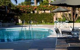 1 Bd/1 Bath 2 Bed 2 Bath Near 5 Points P in Huntington Beach, CA (Photo 4 of 5)