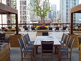 2 Bd/2 Bath Brand New Kitchen!  Luxury H in Chicago, IL (Photo 2 of 5)