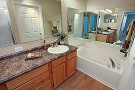 2 Bd/2 Bath Ask About Our Vacant Specia in Brandon, FL (Photo 3 of 5)