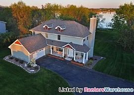 5 Bedroom Luxury Single Family Home in C in Chisago City, MN