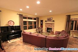 5 Bedroom Luxury Single Family Home in C in Chisago City, MN (Photo 2 of 5)