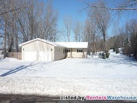 Huge 3 Bedroom W/office on 1 Acre in Lak in Lake Elmo, MN