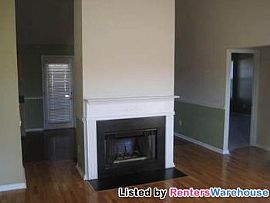 Beautiful Split-Level in Hampton, Ga in Hampton, GA (Photo 2 of 5)