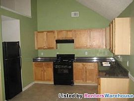 Beautiful Split-Level in Hampton, Ga in Hampton, GA (Photo 4 of 5)