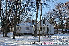 Lovely, Cute and Cozy Home in White Bear in Birchwood, MN