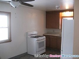 Beautiful Home in a Great Neighborhood in Minneapolis, MN (Photo 3 of 5)