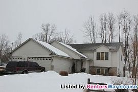 Stunning 4 Bedroom Home in Chisago City in Chisago City, MN