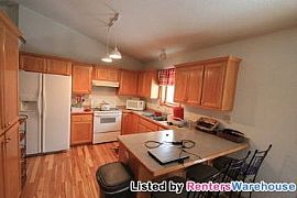 Stunning 4 Bedroom Home in Chisago City in Chisago City, MN (Photo 2 of 5)