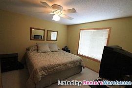 Stunning 4 Bedroom Home in Chisago City in Chisago City, MN (Photo 4 of 5)