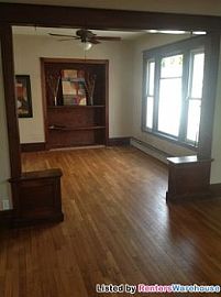 Spacious 2+ Bed Minneapolis Home Near 35 in Minneapolis, MN (Photo 3 of 5)