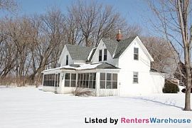 Country Home in North Branch in Branch, MN