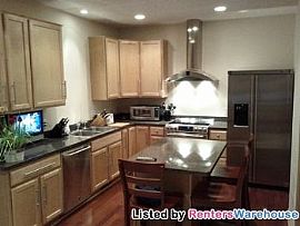 Gorgeous 3 Bed/4bath Luxury Townhome In in Minneapolis, MN (Photo 2 of 5)