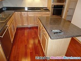 Gorgeous 3 Bed/4bath Luxury Townhome In in Minneapolis, MN (Photo 3 of 5)